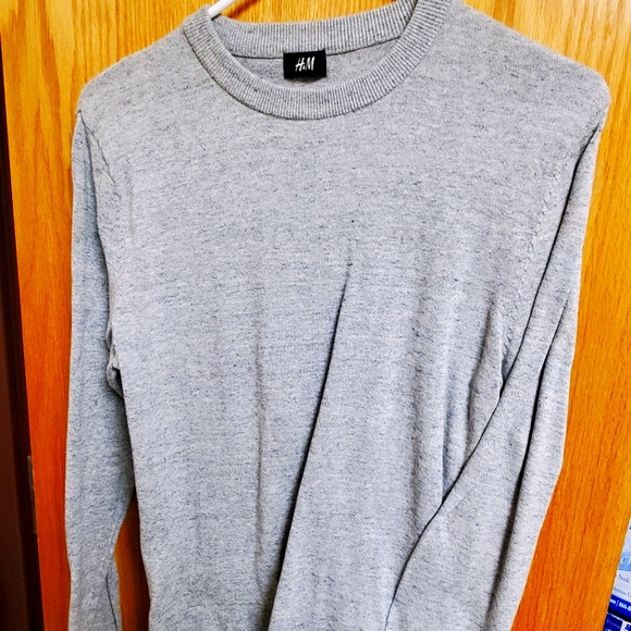H&M Gray sweater - Picture 1 of 2